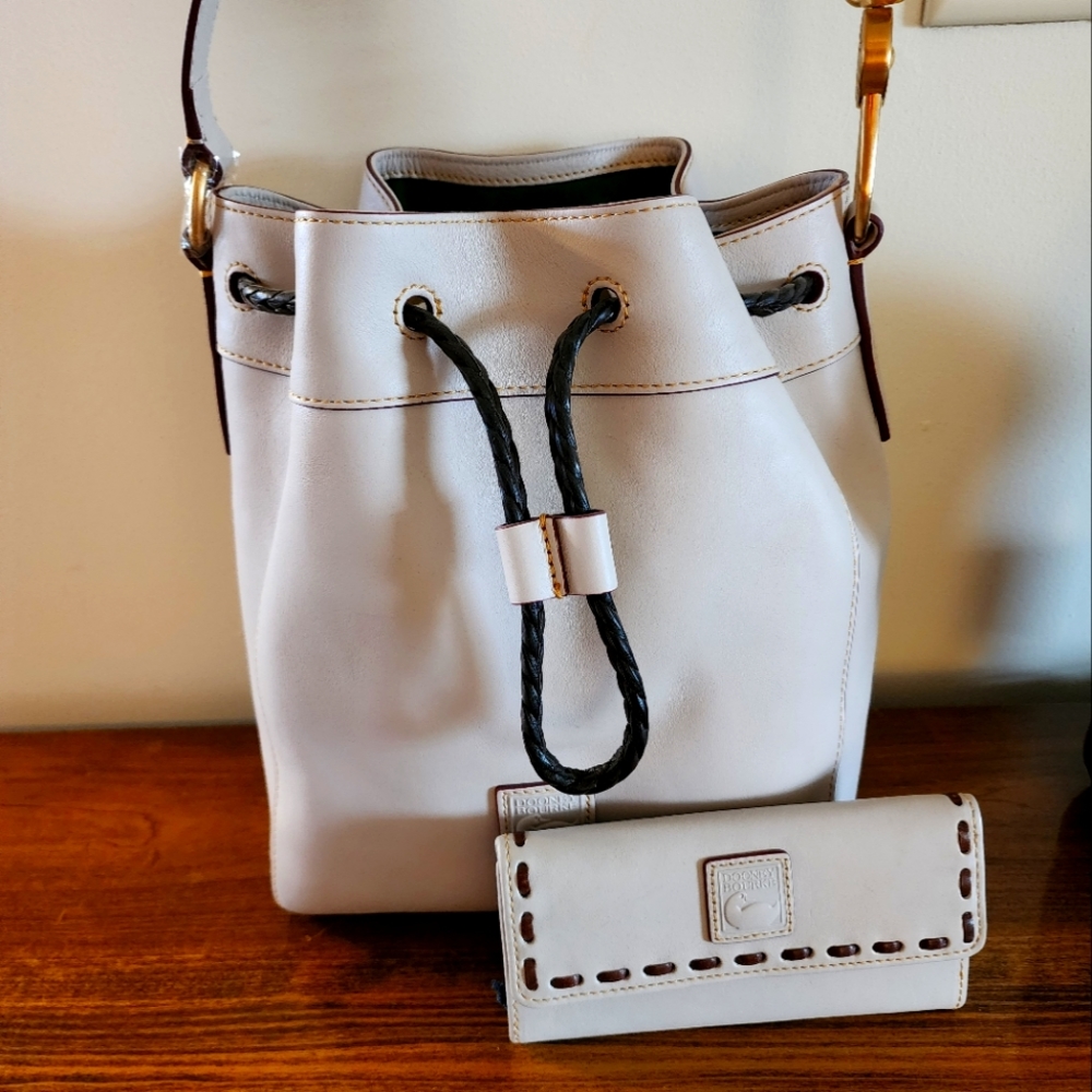 Dooney & Bourke Florentine Hattie in Ecru with matching Wallet